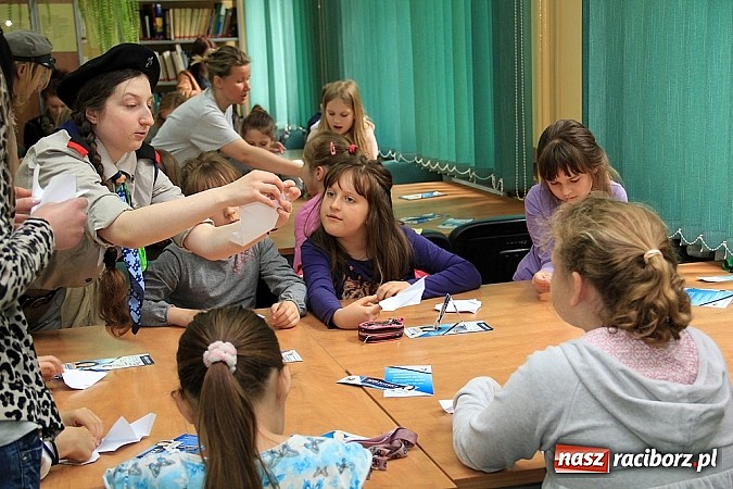 Zdjęcie w galerii na portalu naszraciborz.pl: Tydzień Bibliotek w PWSZ: Opowieść dziadka - śladami niedźwiedzia Wojtka wiadomości z regionu