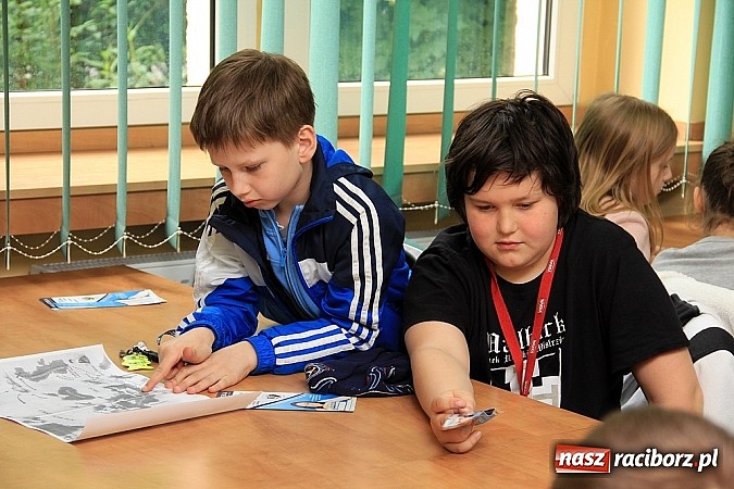 Zdjęcie w galerii na portalu naszraciborz.pl: Tydzień Bibliotek w PWSZ: Opowieść dziadka - śladami niedźwiedzia Wojtka wiadomości z regionu