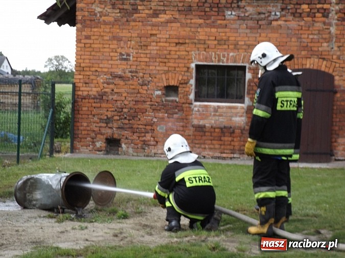 Zdjęcie w galerii na portalu naszraciborz.pl: Łańce: Przedszkolaki spotkały się ze strażakami wiadomości z regionu
