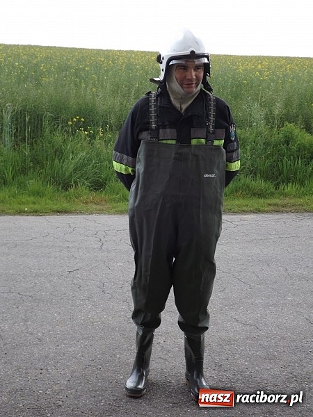 Zdjęcie w galerii na portalu naszraciborz.pl: Łańce: Przedszkolaki spotkały się ze strażakami wiadomości z regionu