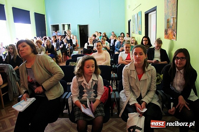 Zdjęcie w galerii na portalu naszraciborz.pl: 13. Wojewódzki Konkurs Piosenki Niemieckiej w MDK wiadomości z regionu