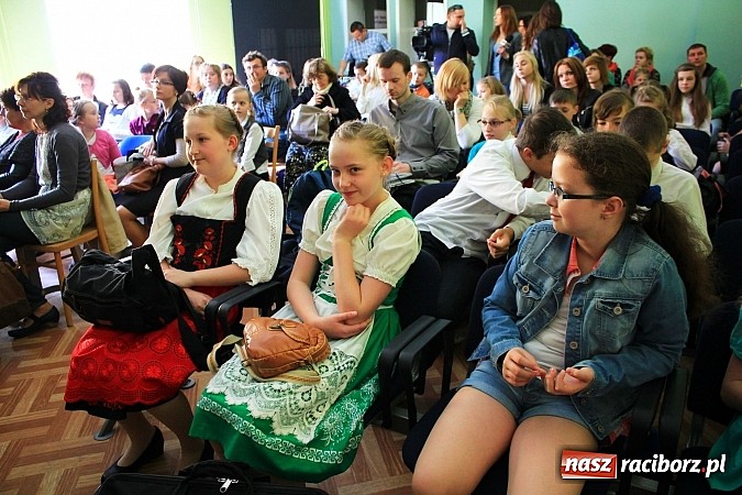 Zdjęcie w galerii na portalu naszraciborz.pl: 13. Wojewódzki Konkurs Piosenki Niemieckiej w MDK wiadomości z regionu