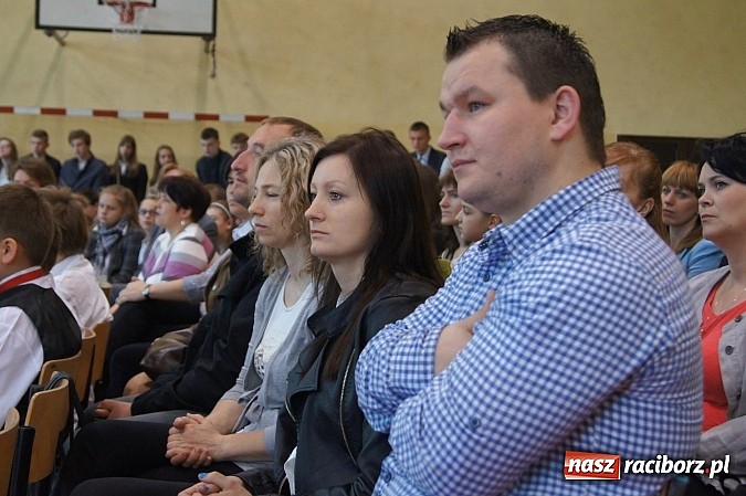 Zdjęcie w galerii na portalu naszraciborz.pl: Najlepsi uczniowie wyróżnieni na święcie szkoły wiadomości z regionu