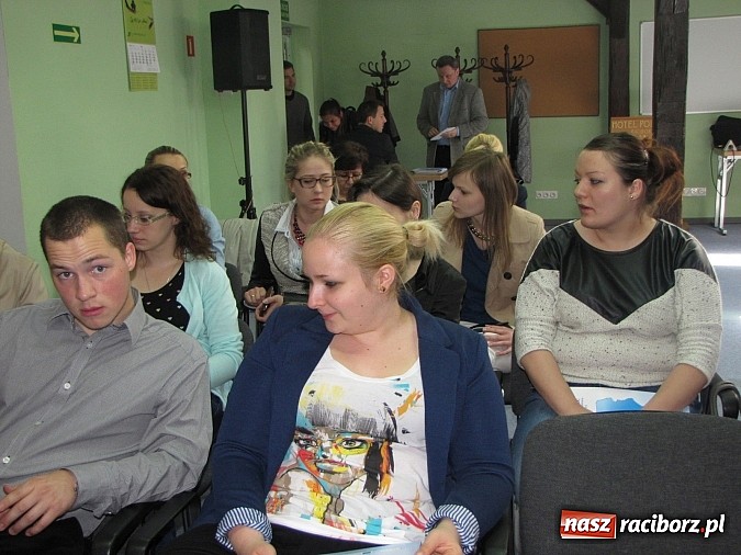 Zdjęcie w galerii na portalu naszraciborz.pl: Dr Piotr Kocyba z wykładem w hotelu Polonia wiadomości z regionu