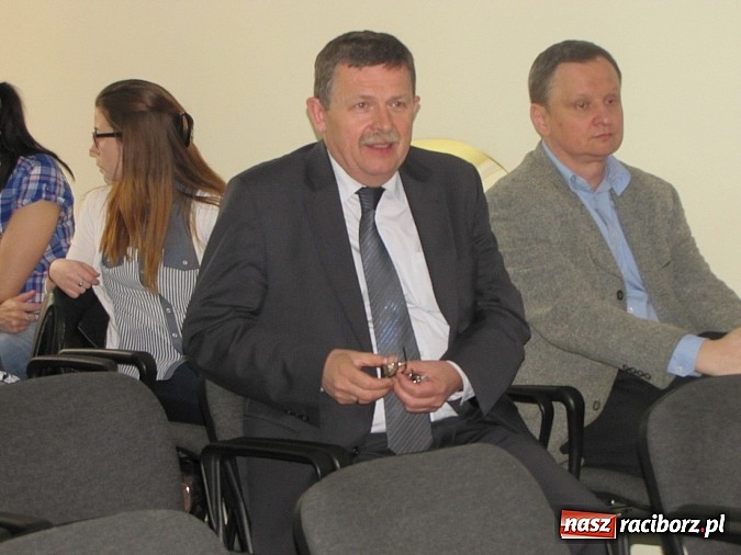 Zdjęcie w galerii na portalu naszraciborz.pl: Dr Piotr Kocyba z wykładem w hotelu Polonia wiadomości z regionu