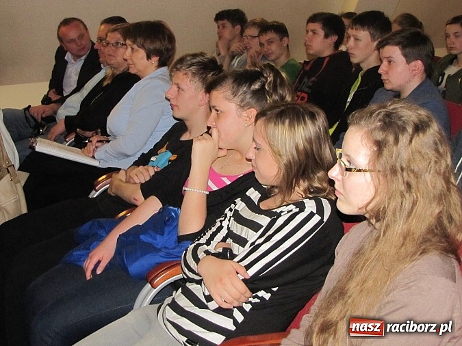 Zdjęcie w galerii na portalu naszraciborz.pl: Studia czy kształcenie zawodowe? Spotkanie z gimnazjalistami na Zamku wiadomości z regionu