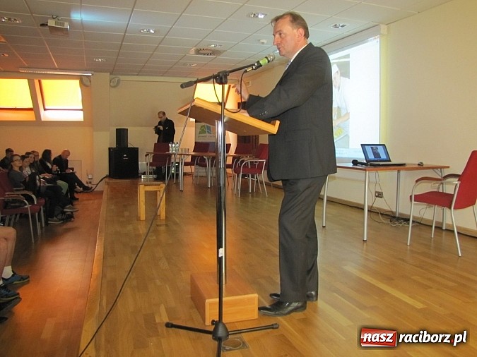 Zdjęcie w galerii na portalu naszraciborz.pl: Studia czy kształcenie zawodowe? Spotkanie z gimnazjalistami na Zamku wiadomości z regionu