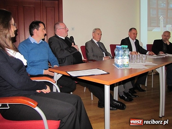 Zdjęcie w galerii na portalu naszraciborz.pl: Studia czy kształcenie zawodowe? Spotkanie z gimnazjalistami na Zamku wiadomości z regionu