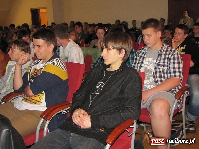 Zdjęcie w galerii na portalu naszraciborz.pl: Studia czy kształcenie zawodowe? Spotkanie z gimnazjalistami na Zamku wiadomości z regionu
