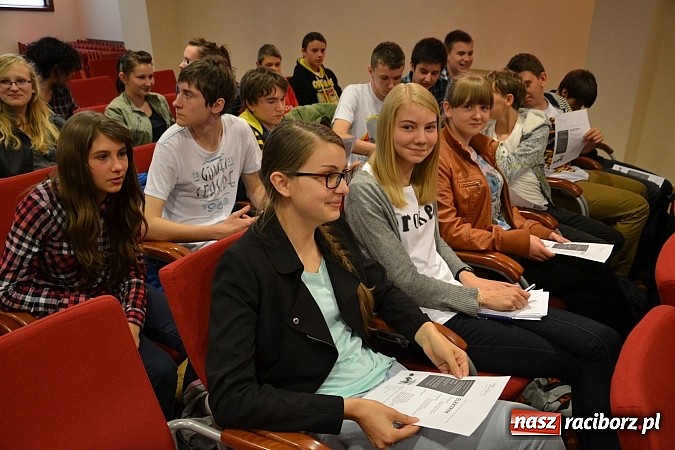 Zdjęcie w galerii na portalu naszraciborz.pl: Studia czy kształcenie zawodowe? Spotkanie z gimnazjalistami na Zamku wiadomości z regionu