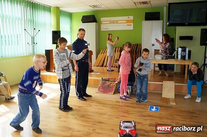 Zdjęcie w galerii na portalu naszraciborz.pl: Konkurs autek sterowanych - zawody w Strefie wiadomości z regionu