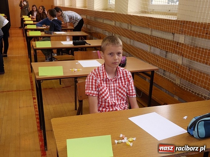 Zdjęcie w galerii na portalu naszraciborz.pl: Mistrzowie ortografii z całego powiatu w ZSP nr 3 w Raciborzu wiadomości z regionu