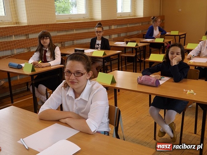 Zdjęcie w galerii na portalu naszraciborz.pl: Mistrzowie ortografii z całego powiatu w ZSP nr 3 w Raciborzu wiadomości z regionu
