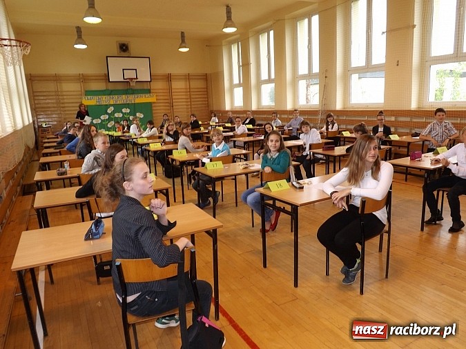 Zdjęcie w galerii na portalu naszraciborz.pl: Mistrzowie ortografii z całego powiatu w ZSP nr 3 w Raciborzu wiadomości z regionu