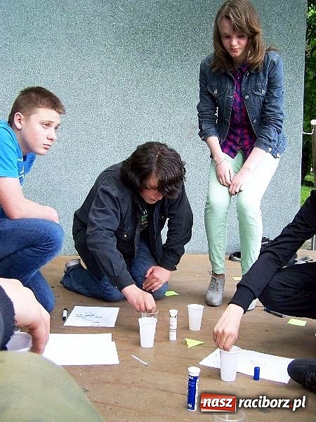 Zdjęcie w galerii na portalu naszraciborz.pl: Warsztaty terenowe z wodą dla uczniów Gimnazjum Nr 5 w Raciborzu wiadomości z regionu
