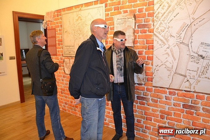 Zdjęcie w galerii na portalu naszraciborz.pl: Eduardo Lichnowsky zwiedził raciborski zamek wiadomości z regionu