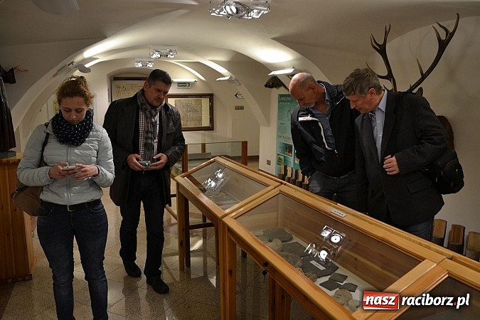 Zdjęcie w galerii na portalu naszraciborz.pl: Eduardo Lichnowsky zwiedził raciborski zamek wiadomości z regionu