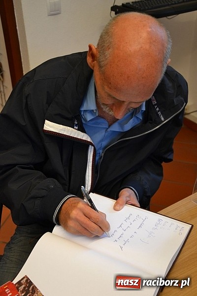 Zdjęcie w galerii na portalu naszraciborz.pl: Eduardo Lichnowsky zwiedził raciborski zamek wiadomości z regionu