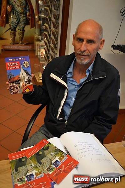 Zdjęcie w galerii na portalu naszraciborz.pl: Eduardo Lichnowsky zwiedził raciborski zamek wiadomości z regionu