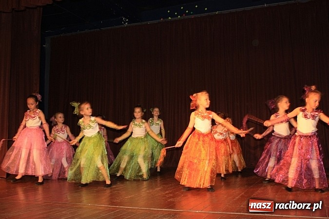 Zdjęcie w galerii na portalu naszraciborz.pl: 14. Gminny Przegląd Zespoł&oacute;w Artystycznych w Krzanowicach wiadomości z regionu
