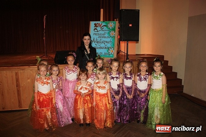 Zdjęcie w galerii na portalu naszraciborz.pl: 14. Gminny Przegląd Zespoł&oacute;w Artystycznych w Krzanowicach wiadomości z regionu