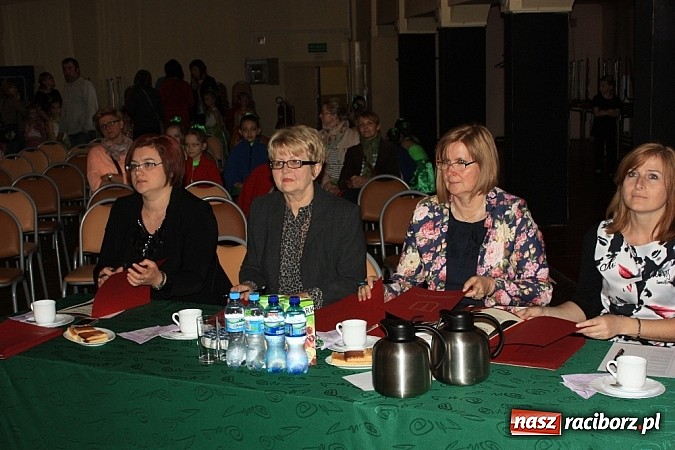 Zdjęcie w galerii na portalu naszraciborz.pl: 14. Gminny Przegląd Zespoł&oacute;w Artystycznych w Krzanowicach wiadomości z regionu