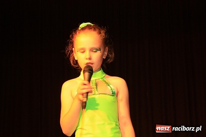 Zdjęcie w galerii na portalu naszraciborz.pl: 14. Gminny Przegląd Zespoł&oacute;w Artystycznych w Krzanowicach wiadomości z regionu