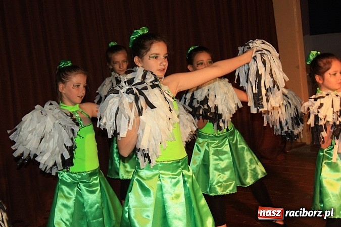 Zdjęcie w galerii na portalu naszraciborz.pl: 14. Gminny Przegląd Zespoł&oacute;w Artystycznych w Krzanowicach wiadomości z regionu