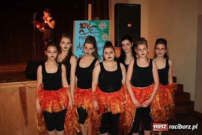 Zdjęcie w galerii na portalu naszraciborz.pl: 14. Gminny Przegląd Zespoł&oacute;w Artystycznych w Krzanowicach wiadomości z regionu