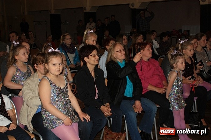 Zdjęcie w galerii na portalu naszraciborz.pl: 14. Gminny Przegląd Zespoł&oacute;w Artystycznych w Krzanowicach wiadomości z regionu