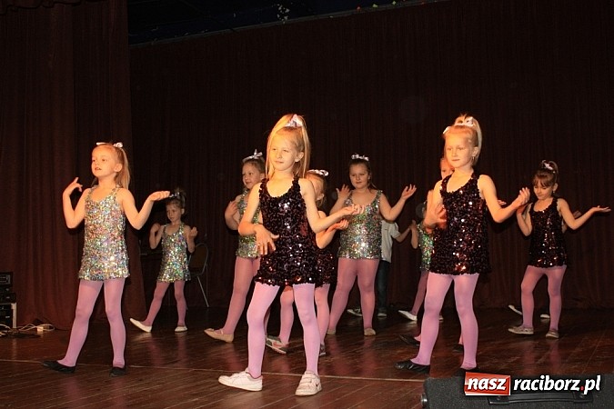 Zdjęcie w galerii na portalu naszraciborz.pl: 14. Gminny Przegląd Zespoł&oacute;w Artystycznych w Krzanowicach wiadomości z regionu