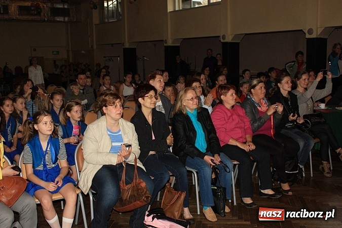 Zdjęcie w galerii na portalu naszraciborz.pl: 14. Gminny Przegląd Zespoł&oacute;w Artystycznych w Krzanowicach wiadomości z regionu