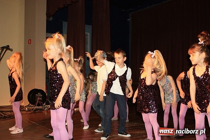 Zdjęcie w galerii na portalu naszraciborz.pl: 14. Gminny Przegląd Zespoł&oacute;w Artystycznych w Krzanowicach wiadomości z regionu