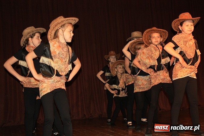 Zdjęcie w galerii na portalu naszraciborz.pl: 14. Gminny Przegląd Zespoł&oacute;w Artystycznych w Krzanowicach wiadomości z regionu