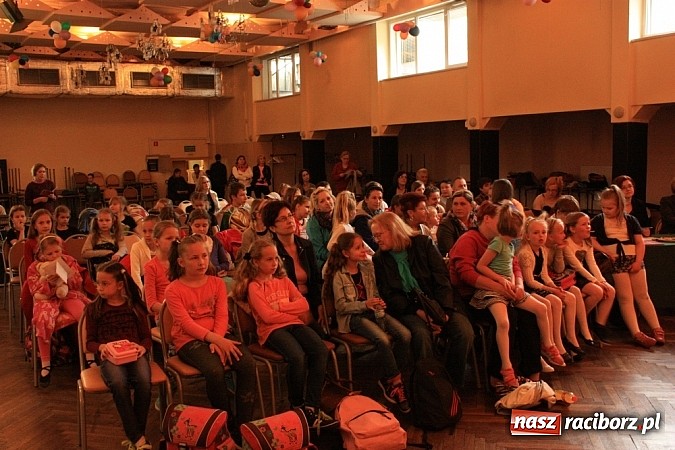 Zdjęcie w galerii na portalu naszraciborz.pl: 14. Gminny Przegląd Zespoł&oacute;w Artystycznych w Krzanowicach wiadomości z regionu