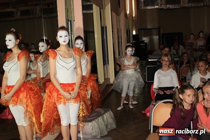 Zdjęcie w galerii na portalu naszraciborz.pl: 14. Gminny Przegląd Zespoł&oacute;w Artystycznych w Krzanowicach wiadomości z regionu
