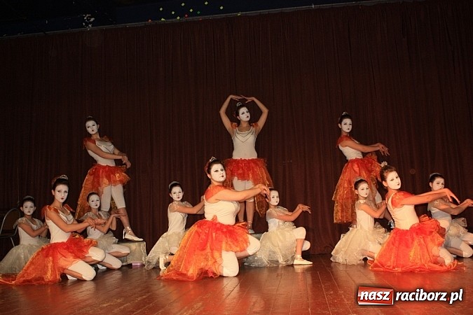 Zdjęcie w galerii na portalu naszraciborz.pl: 14. Gminny Przegląd Zespoł&oacute;w Artystycznych w Krzanowicach wiadomości z regionu