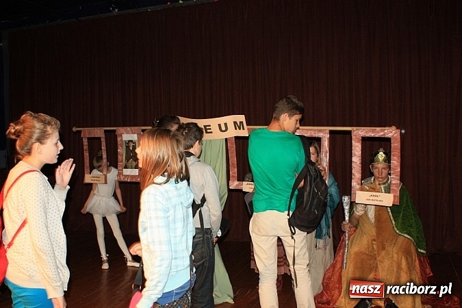 Zdjęcie w galerii na portalu naszraciborz.pl: 14. Gminny Przegląd Zespoł&oacute;w Artystycznych w Krzanowicach wiadomości z regionu