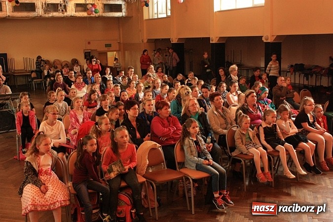 Zdjęcie w galerii na portalu naszraciborz.pl: 14. Gminny Przegląd Zespoł&oacute;w Artystycznych w Krzanowicach wiadomości z regionu