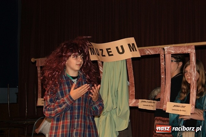 Zdjęcie w galerii na portalu naszraciborz.pl: 14. Gminny Przegląd Zespoł&oacute;w Artystycznych w Krzanowicach wiadomości z regionu