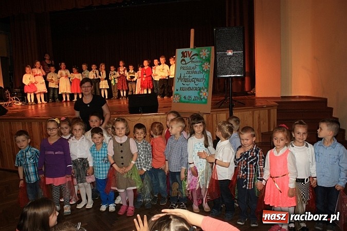Zdjęcie w galerii na portalu naszraciborz.pl: 14. Gminny Przegląd Zespoł&oacute;w Artystycznych w Krzanowicach wiadomości z regionu
