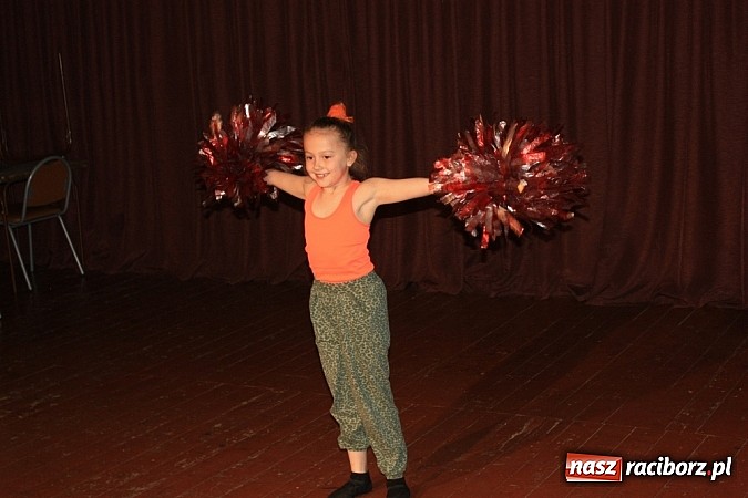 Zdjęcie w galerii na portalu naszraciborz.pl: 14. Gminny Przegląd Zespoł&oacute;w Artystycznych w Krzanowicach wiadomości z regionu