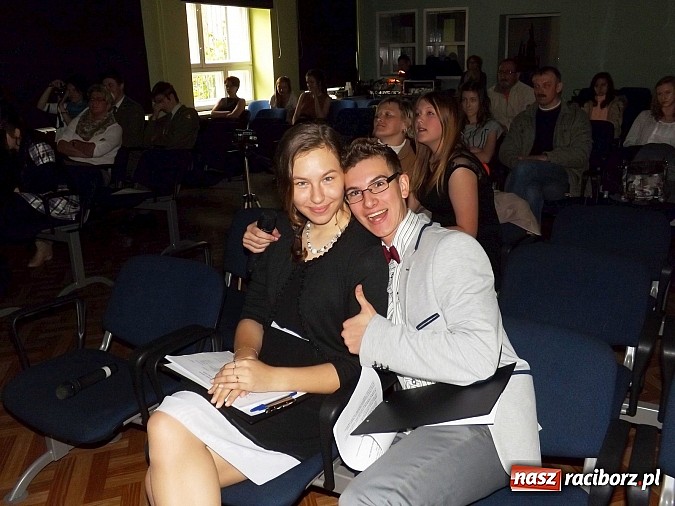 Zdjęcie w galerii na portalu naszraciborz.pl: Fesiwal Piosenki Europejskiej: Eliminacje wojewódzkie w MDK wiadomości z regionu