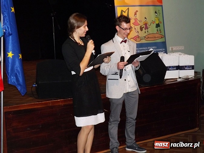 Zdjęcie w galerii na portalu naszraciborz.pl: Fesiwal Piosenki Europejskiej: Eliminacje wojewódzkie w MDK wiadomości z regionu