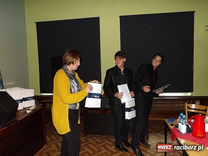 Zdjęcie w galerii na portalu naszraciborz.pl: Fesiwal Piosenki Europejskiej: Eliminacje wojewódzkie w MDK wiadomości z regionu