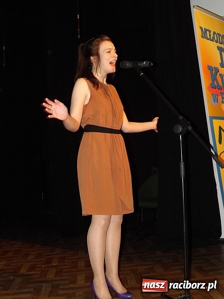 Zdjęcie w galerii na portalu naszraciborz.pl: Fesiwal Piosenki Europejskiej: Eliminacje wojewódzkie w MDK wiadomości z regionu
