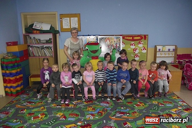 Zdjęcie w galerii na portalu naszraciborz.pl: Franklin odwiedził przedszkolaków w Studziennej  wiadomości z regionu
