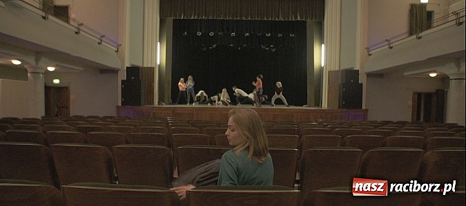 Zdjęcie w galerii na portalu naszraciborz.pl: Kuzyn - krótkometrażowa produkcja SMS-u wiadomości z regionu