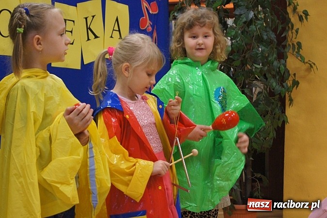 Zdjęcie w galerii na portalu naszraciborz.pl: Rozśpiewane przedszkolaki w bibliotece w Nędzy wiadomości z regionu