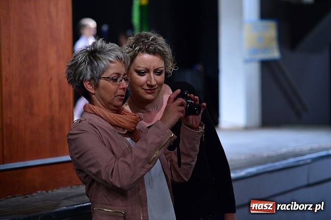 Zdjęcie w galerii na portalu naszraciborz.pl: SP 15 obchodzi dziś 30. urodziny! Casting na Sobieskiego dla gości solenizantki wiadomości z regionu